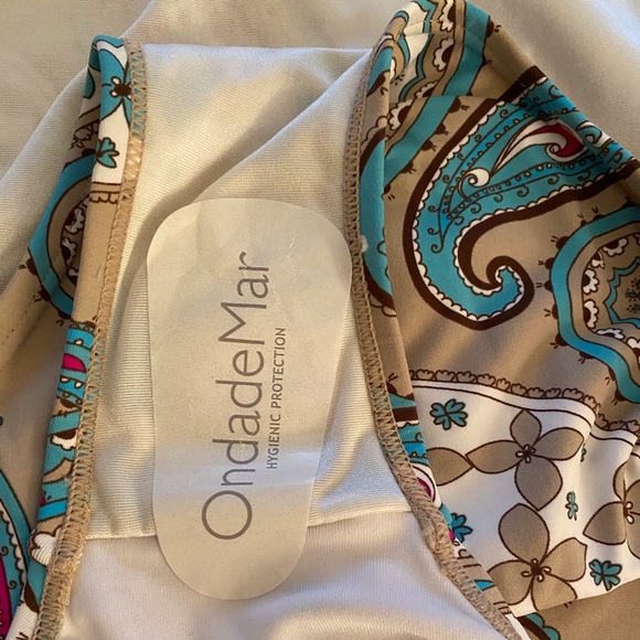 Beautiful bathing suit paisley print - Picture 8 of 8